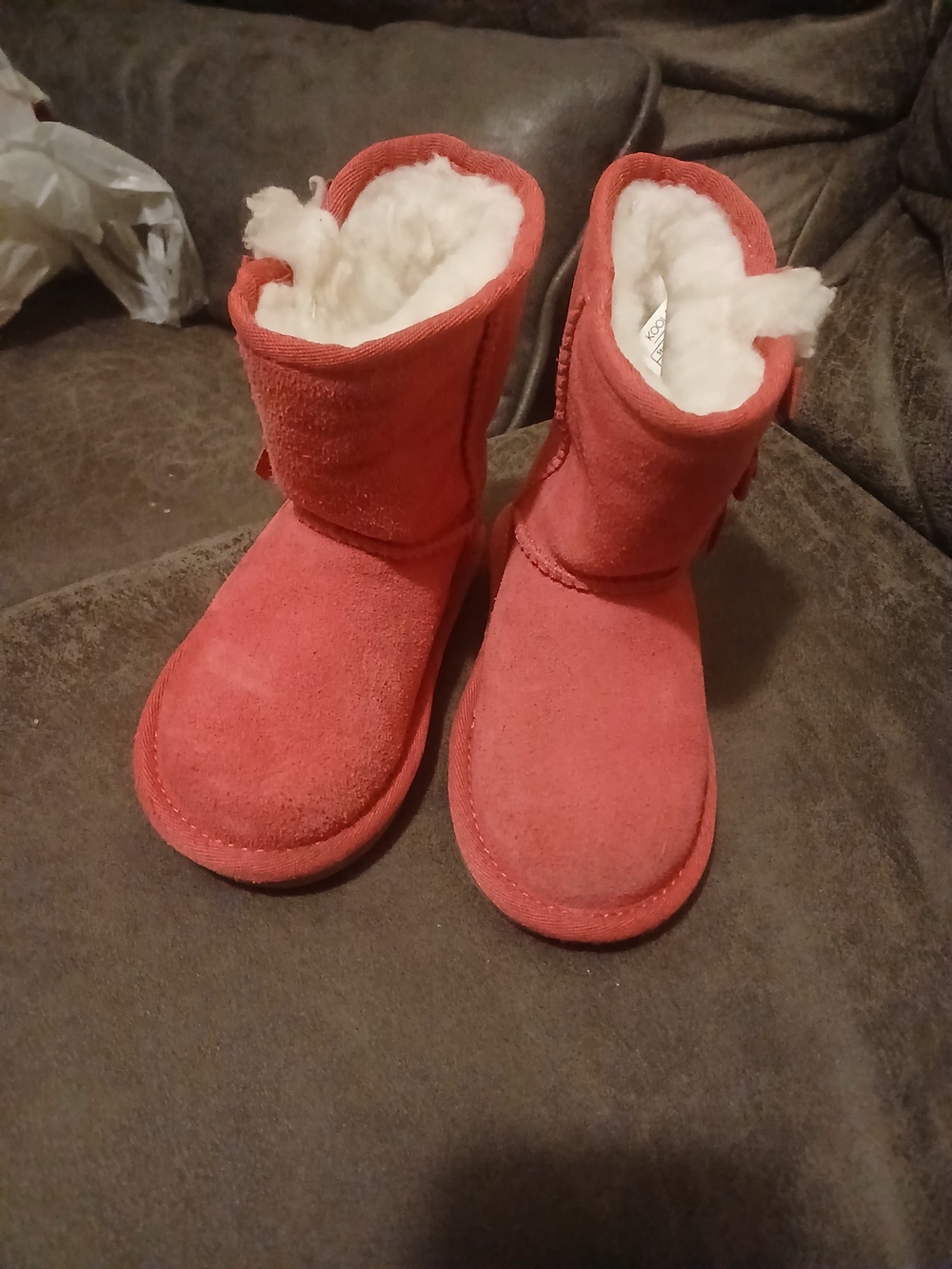 UGG Kids Coral Suede Faux-Shearling Boots Size 7 Excellent Condition